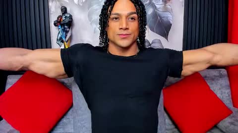 Snapshot of mike_estevess chatting on October 8, 2:01 pm   online show from October 8, 2:01 pm