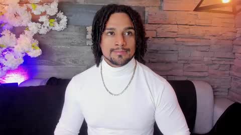 Snapshot of mike_estevess chatting on February 23, 6:23 pm   online show from February 23, 6:23 pm