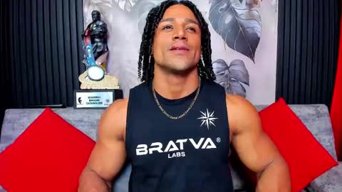 Snapshot of mike_estevess chatting on September 13, 9:50 pm   online show from September 13, 9:50 pm