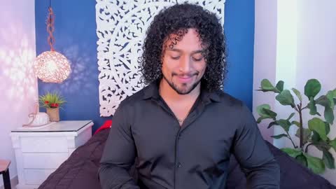 Snapshot of mike_estevess chatting on February 8, 6:01 am   online show from February 8, 6:01 am