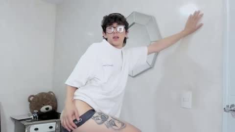 Mikebelf4 online show from February 19, 4:44 am