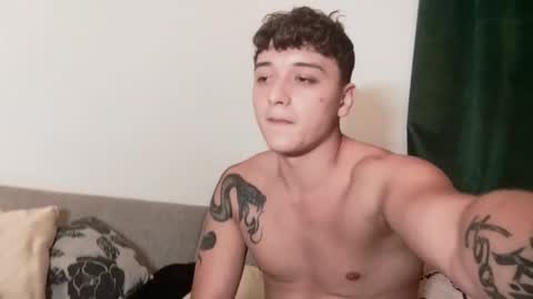 Snapshot of mikelaur chatting on September 27, 8:17 pm MikeLaur online show from September 27, 8:17 pm