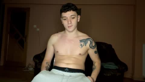 Snapshot of mikelaur chatting on January 20, 5:27 pm MikeLaur online show from January 20, 5:27 pm