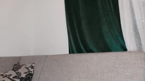 Snapshot of mikelaur chatting on September 18, 9:30 pm MikeLaur online show from September 18, 9:30 pm