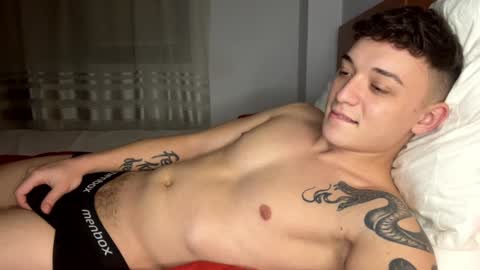 Snapshot of mikelaur chatting on December 14, 6:20 pm MikeLaur online show from December 14, 6:20 pm