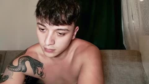 Snapshot of mikelaur chatting on September 19, 9:40 pm MikeLaur online show from September 19, 9:40 pm