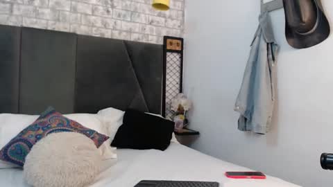 mila_adamss online show from December 17, 10:44 am