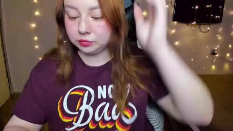 Snapshot of mila_foxxxy chatting on December 3, 4:10 am Mila shy sensual person  online show from December 3, 4:10 am