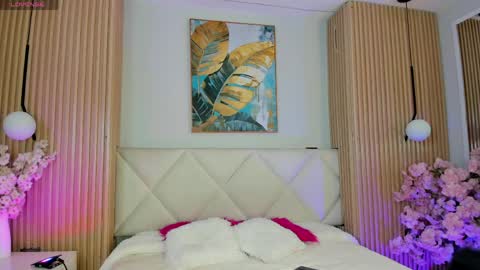 mila_hank online show from April 9, 12:11 pm