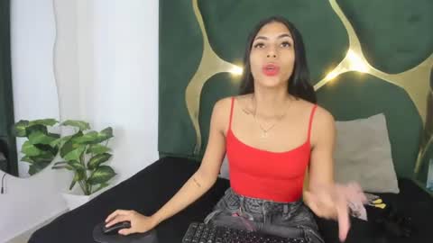mila_petiteasm online show from June 29, 12:38 pm