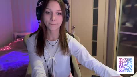 milamiuu online show from February 1, 4:48 pm