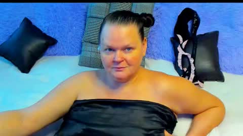 Lana online show from November 15, 1:13 pm