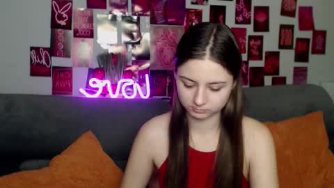 milanaroz online show from December 4, 6:02 am