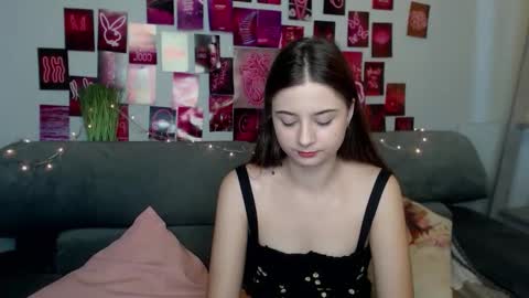 milanaroz online show from September 25, 5:14 am