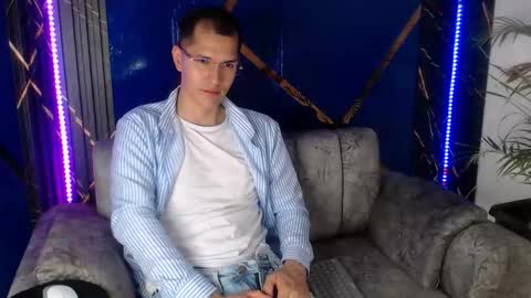 milandavid1 online show from March 12, 6:00 pm