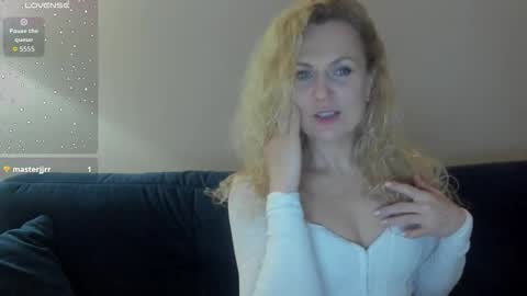 milanna_x online show from November 19, 9:46 pm