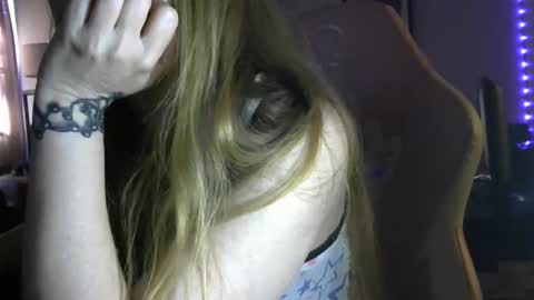 Mila online show from April 2, 1:51 pm