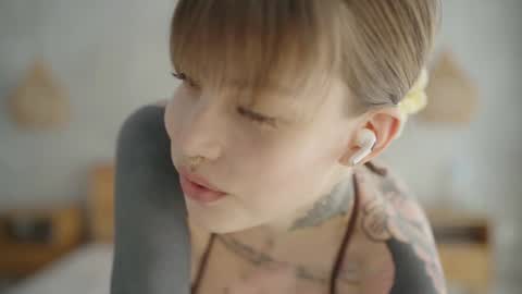 Snapshot of mileeena chatting on January 27, 4:41 am M  Telegram mamagotachannel online show from January 27, 4:41 am