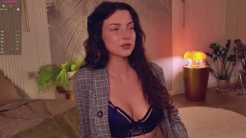 Miley online show from November 25, 6:01 am