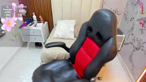 MILEY online show from February 25, 8:34 pm