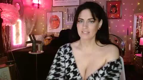 Milf Lacey online show from July 2, 12:30 am