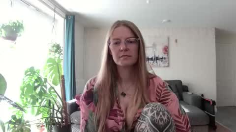 Milf Tara36 online show from September 29, 9:41 am