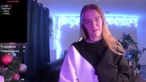 Milf Tara36 online show from December 28, 11:05 pm