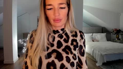 Ingrid online show from December 19, 12:50 am