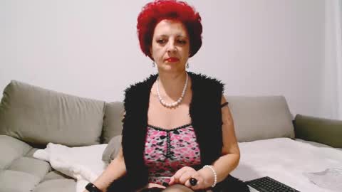 Milfsupreme online show from October 16, 9:24 pm