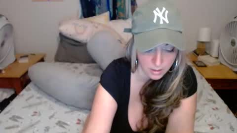 MILF Monee online show from January 17, 12:42 am