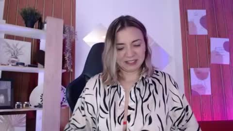 Sara  online show from August 8, 11:09 am