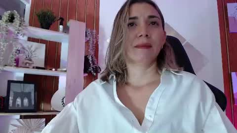 Sara  online show from July 24, 11:07 am