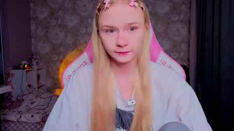 Milia online show from March 21, 10:57 pm