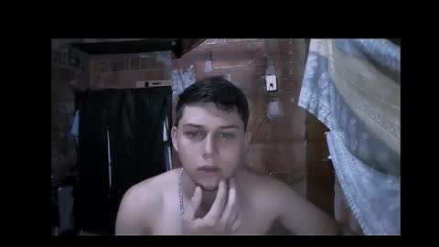milk_boy25 online show from September 17, 9:40 pm