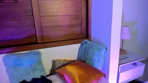 MiLKa VeLvEtT online show from March 4, 4:15 pm