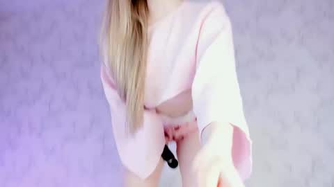 Vivian online show from February 21, 11:22 am