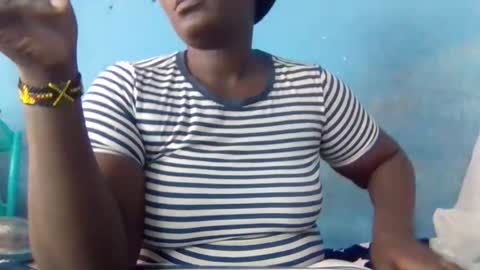 Snapshot of milkyebony254 chatting on September 17, 11:35 am milkyebony254 online show from September 17, 11:35 am