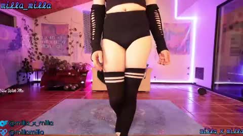 milla_milla online show from June 21, 4:52 am