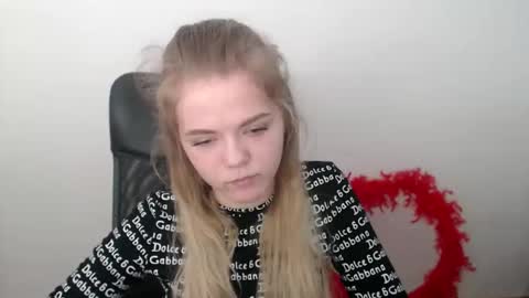 millaloveli online show from February 19, 8:46 am