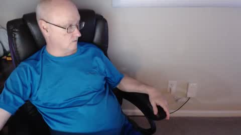 millenium0129 online show from April 18, 1:07 am