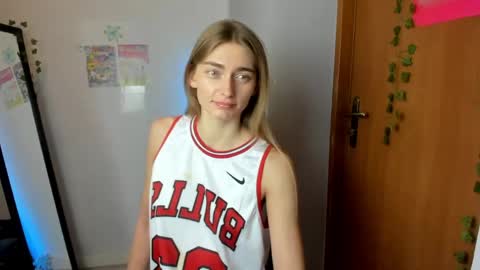 millie_lacroix online show from May 9, 12:11 pm