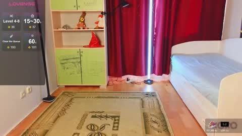 milly__foxy online show from March 19, 11:15 am