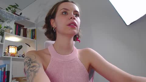 Snapshot of milly_ross23 chatting on January 5, 9:05 am Milly online show from January 5, 9:05 am