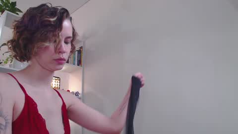 Snapshot of milly_ross23 chatting on February 6, 10:36 am Milly online show from February 6, 10:36 am