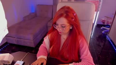 Monkey D Maddie online show from May 26, 8:26 pm