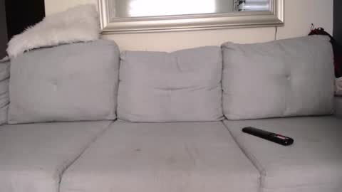 miloslove online show from October 12, 1:37 pm