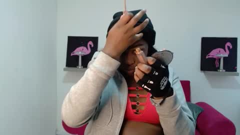 Snapshot of milykabombastik chatting on October 22, 12:40 pm milykabombastik online show from October 22, 12:40 pm