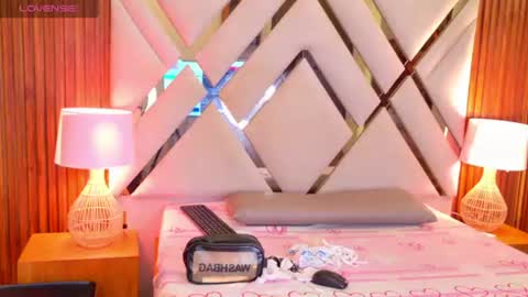 mimis_park online show from August 6, 10:13 am