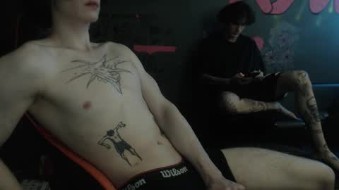 Max online show from November 2, 5:46 pm