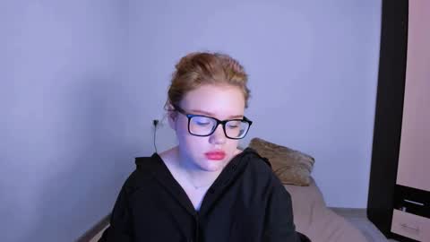 hi Im Mina  online show from November 16, 2:02 am